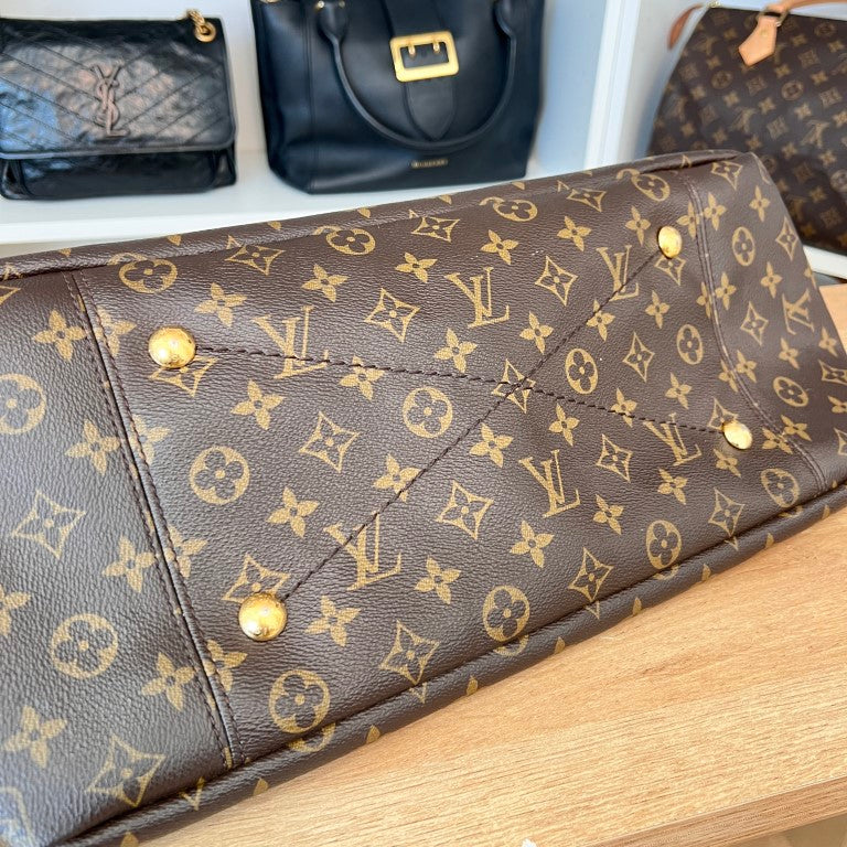 Louis Vuitton Monogram Artsy MM