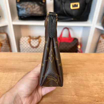 Louis Vuitton Monogram Pallas Clutch Noir