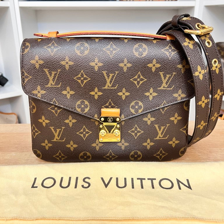 Louis Vuitton Monogram Pochette Metis