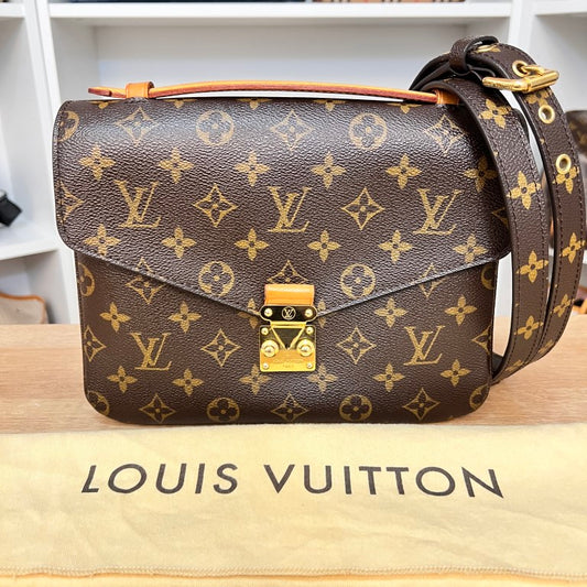 Louis Vuitton Monogram Pochette Metis