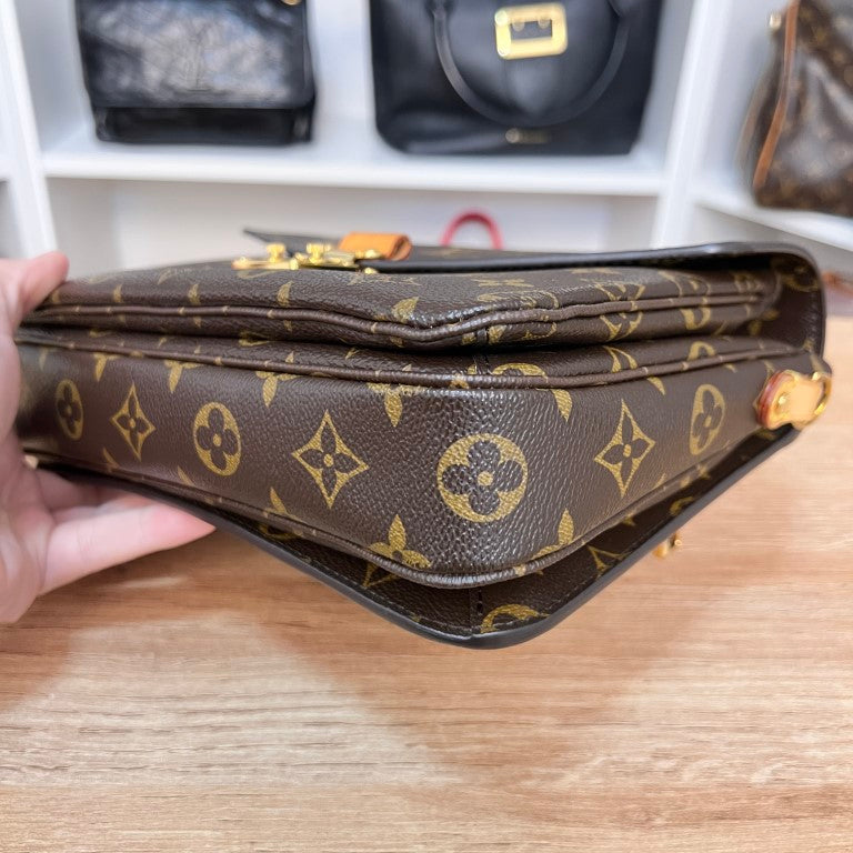 Louis Vuitton Monogram Pochette Metis