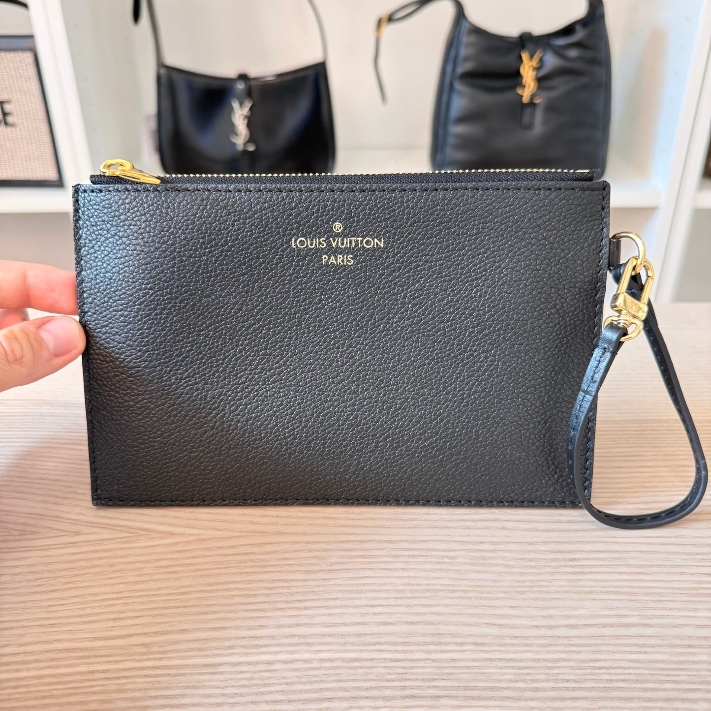 Louis Vuitton Empreinte Monogram Giant Broderies Neonoe MM Cream Black