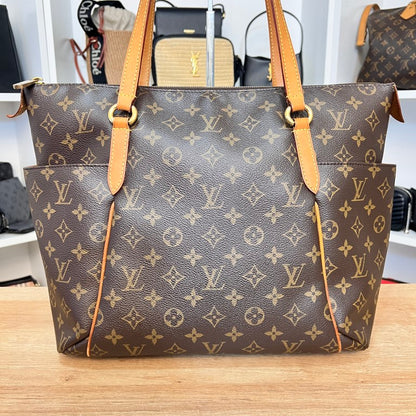 Louis Vuitton Monogram Totally MM