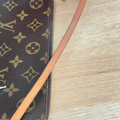 Pre-Owned Louis Vuitton Monogram Pochette Accessoires Cerises