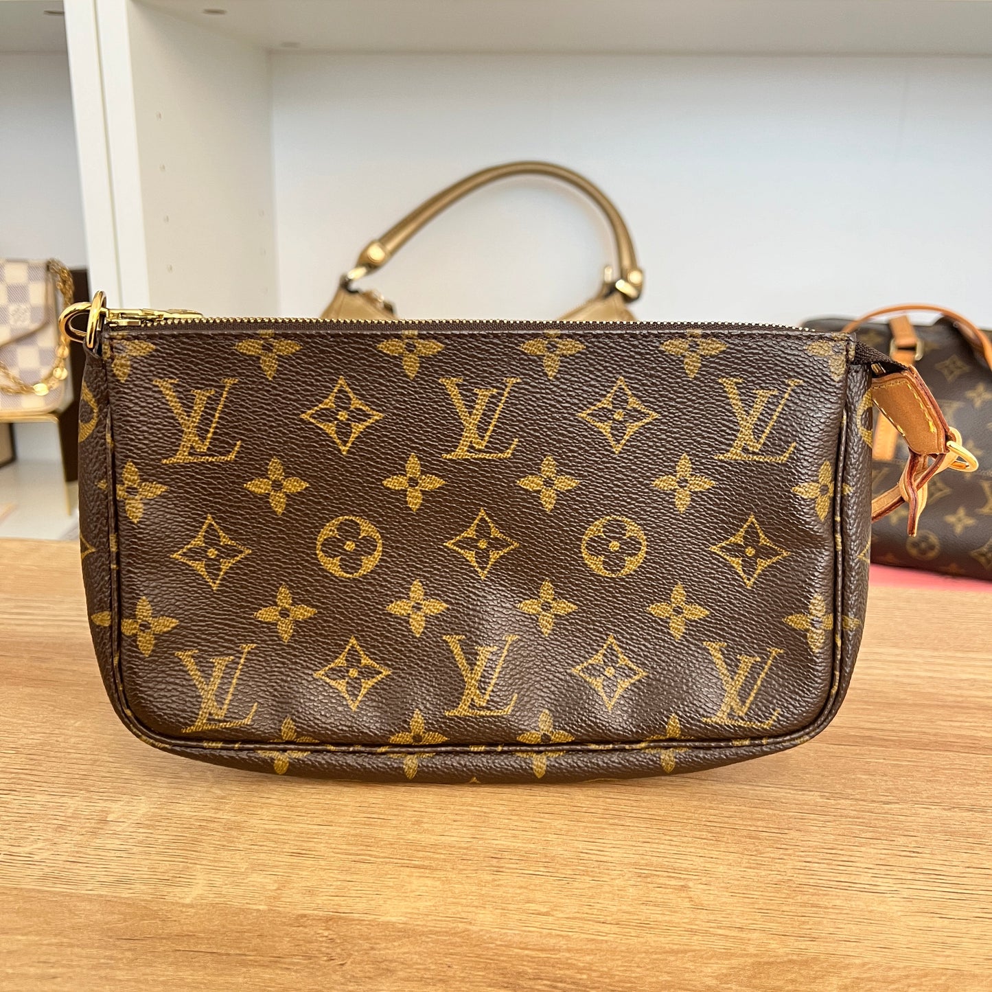 Pre-Owned Louis Vuitton Monogram Pochette Accessoires