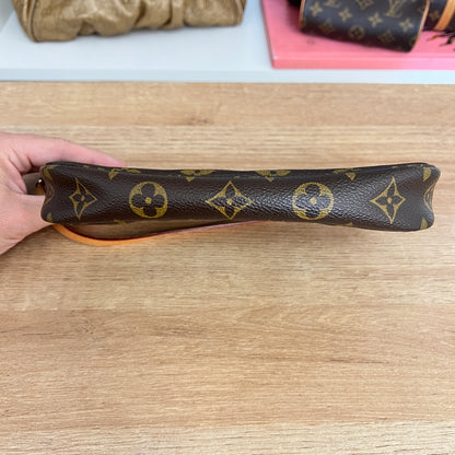 Pre-Owned Louis Vuitton Monogram Pochette Accessoires