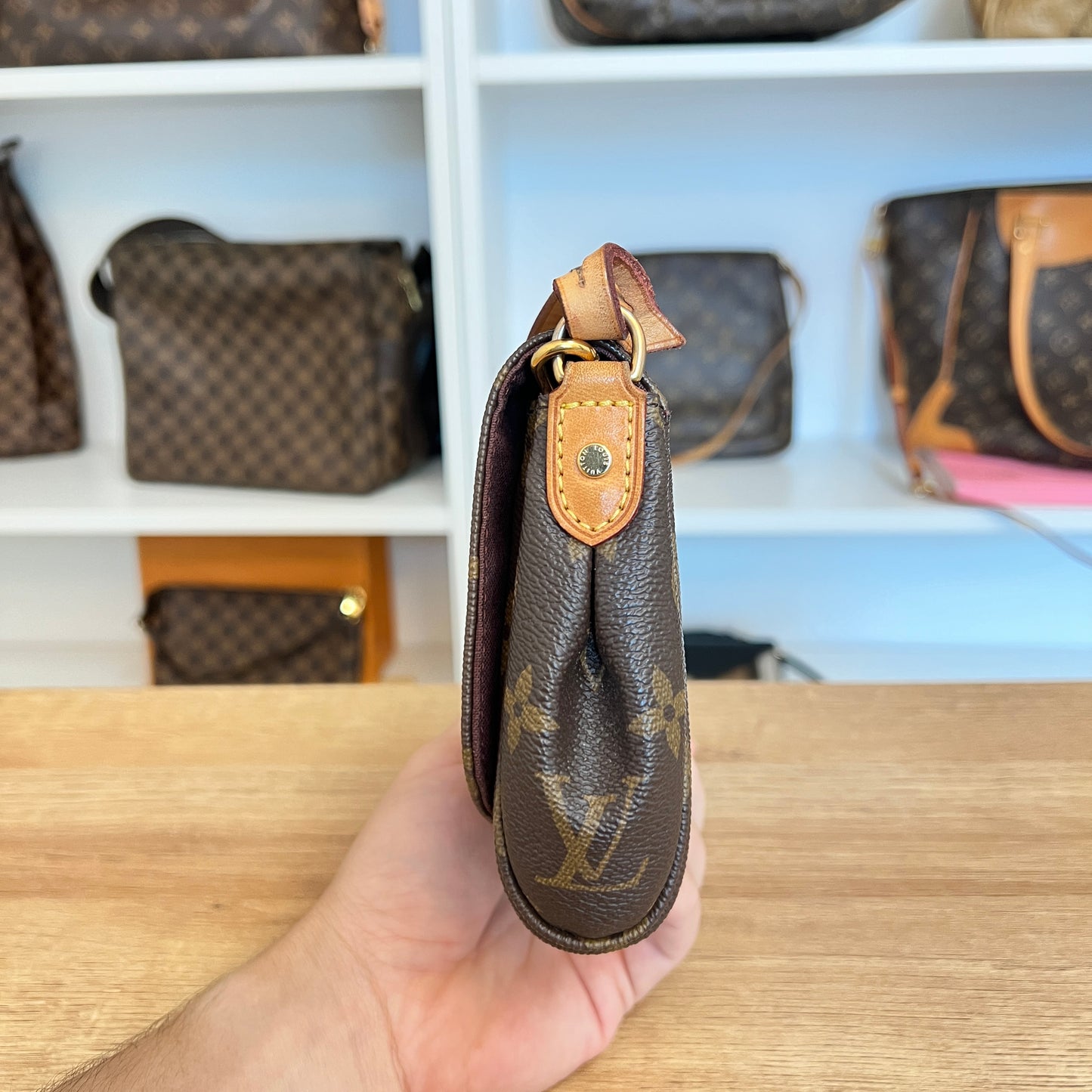 Pre-Owned Louis Vuitton Monogram Favorite PM