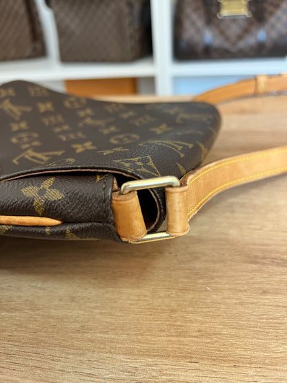 Pre-Owned Louis Vuitton Monogram Musette Salsa