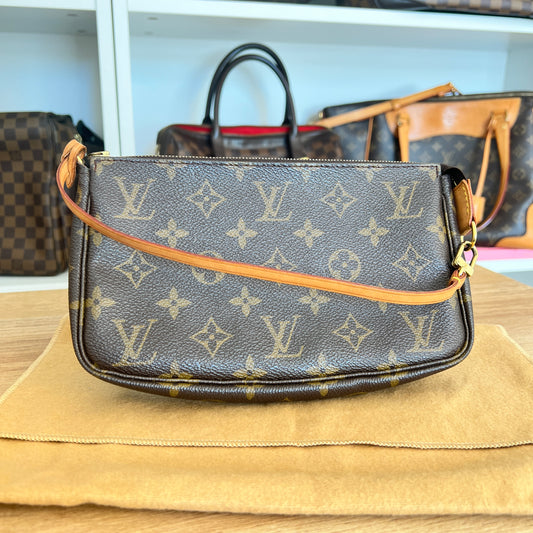 Pre-Owned Louis Vuitton Monogram Pochette Accessoires