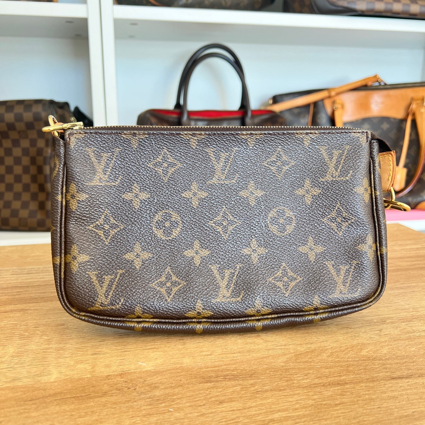 Pre-Owned Louis Vuitton Monogram Pochette Accessoires