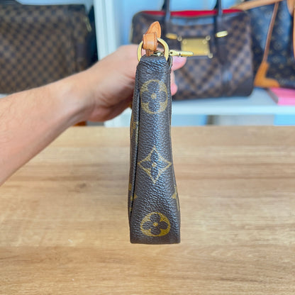 Pre-Owned Louis Vuitton Monogram Pochette Accessoires