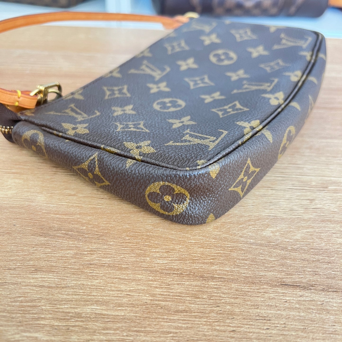 Pre-Owned Louis Vuitton Monogram Pochette Accessoires