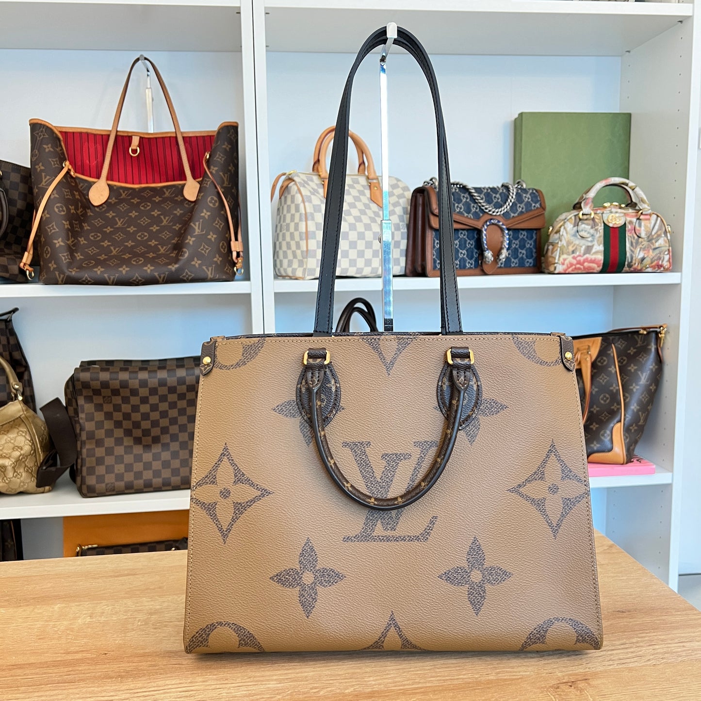 Louis Vuitton Reverse Monogram Giant Onthego MM