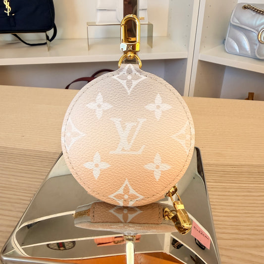 Louis Vuitton Monogram Giant By The Pool Multi Pochette Accessories Brume Coin Purse