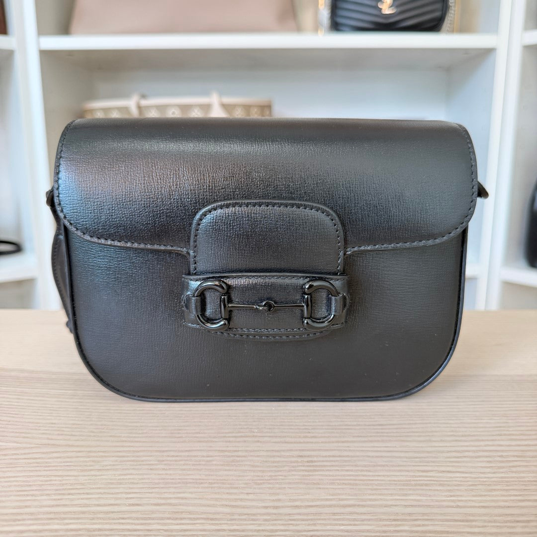 Luxe Vault Gucci Monochrome Horsebit 1955 shoulder bag in black leather with matching black hardware